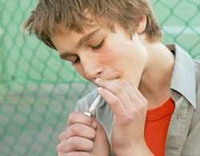 подросток и сигареты